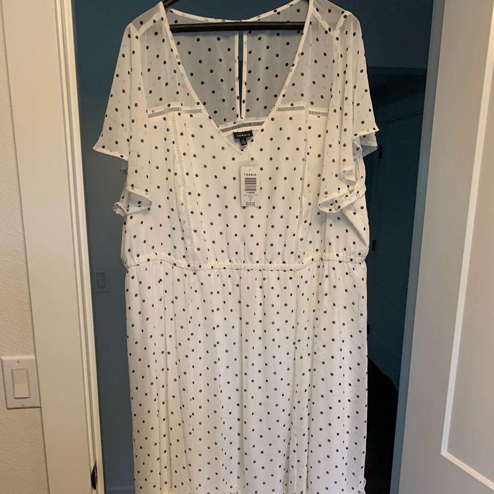 NWT Torrid Midi dress - white w black polka dots